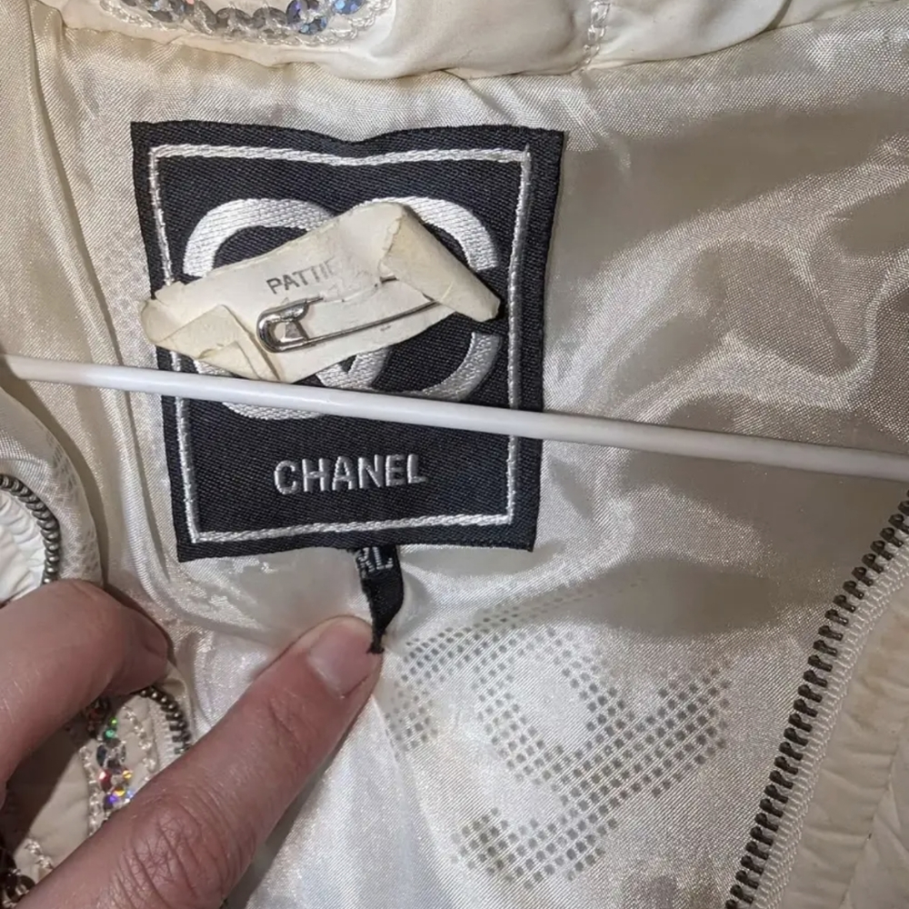 Chanel coat - Picture 3 of 5